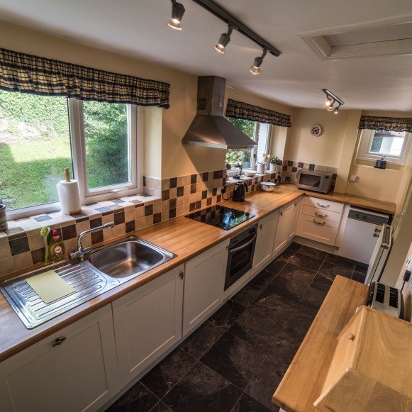 Timber Hill Cottage kitchen